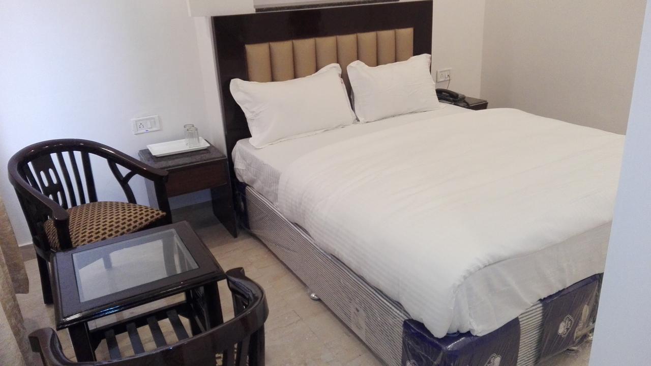 Hotel Delhi Empire Dx Paharganj Exteriör bild