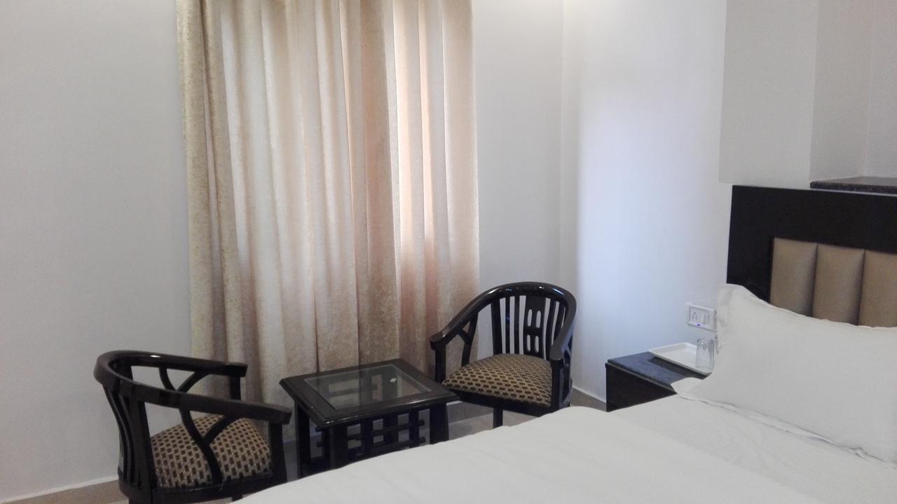 Hotel Delhi Empire Dx Paharganj Exteriör bild